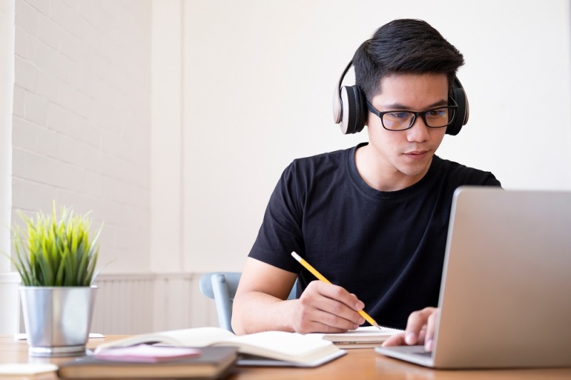 Jak wygląda kurs angielskiego za pomocą Skype?